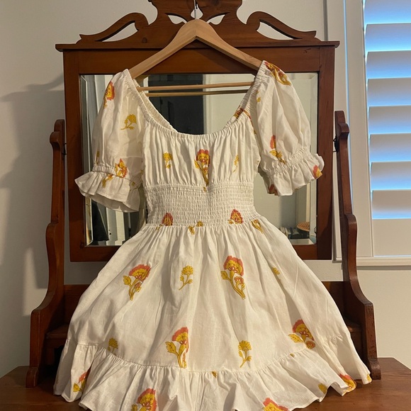 Floral White Dress - Picture 6 of 7